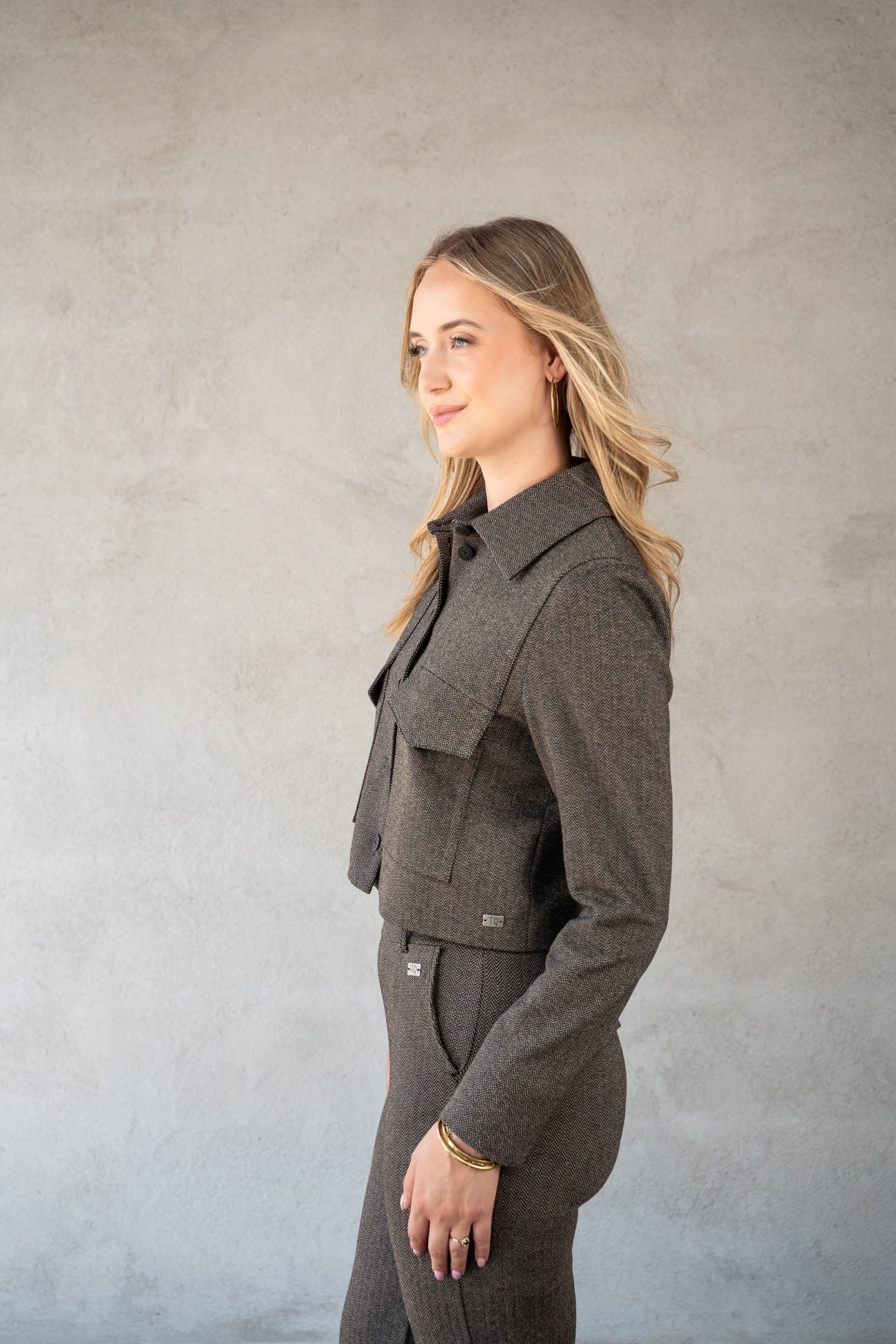 ICNK FleurK Shadow Herringbone in Brandy - Black – productfoto 3