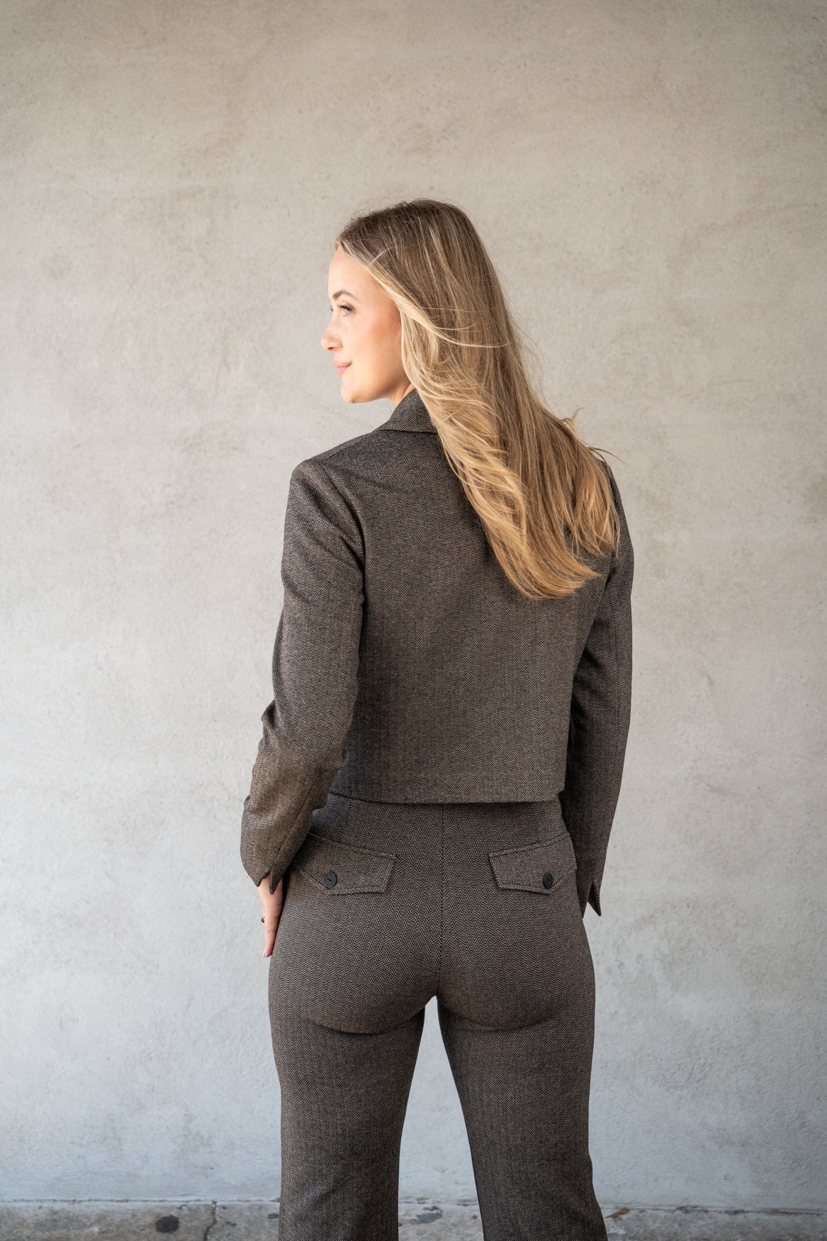 ICNK FleurK Shadow Herringbone in Brandy - Black – productfoto 4